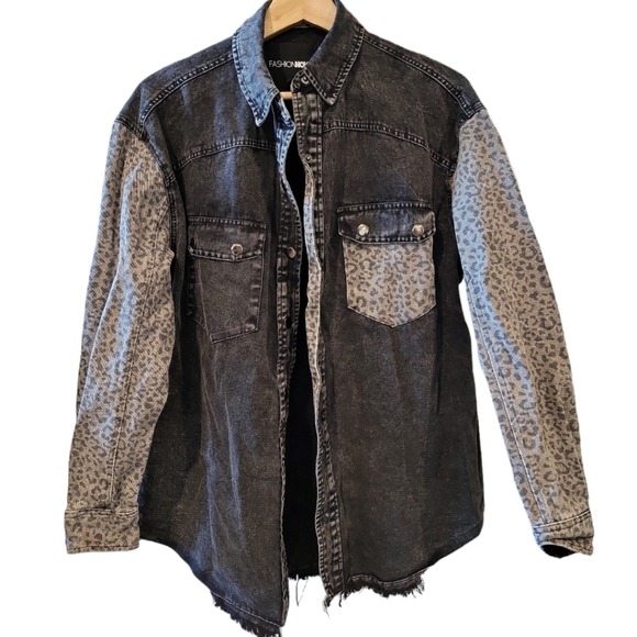 Fashion Nova denim jacket leopard print sleeves black edgy stylish fierce - Picture 2 of 8